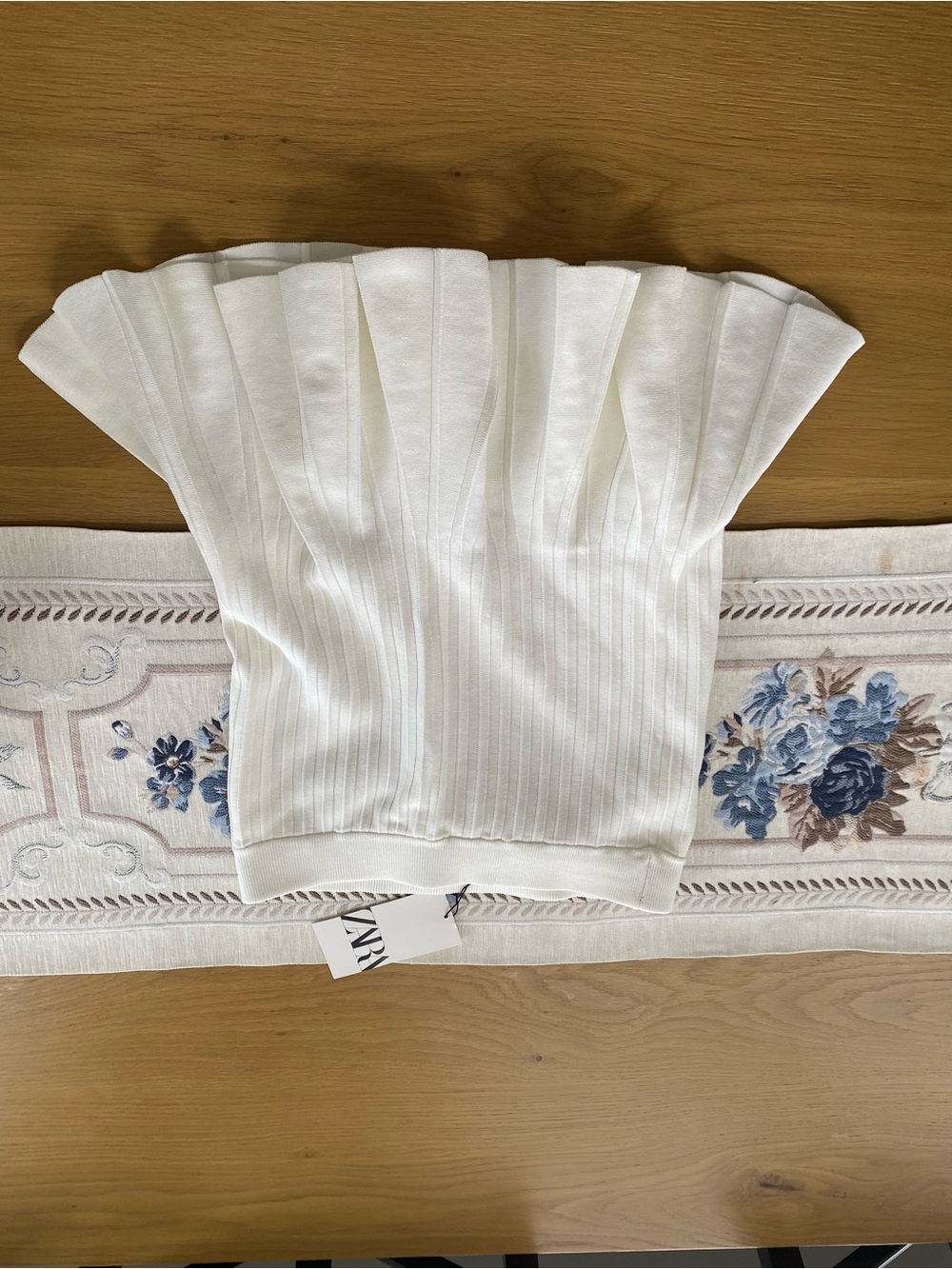 NWT ZARA Ribbed Pleated Knit Skirt - White